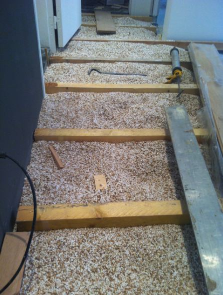 Isolation de plancher entre lambourdes - Rénovation
